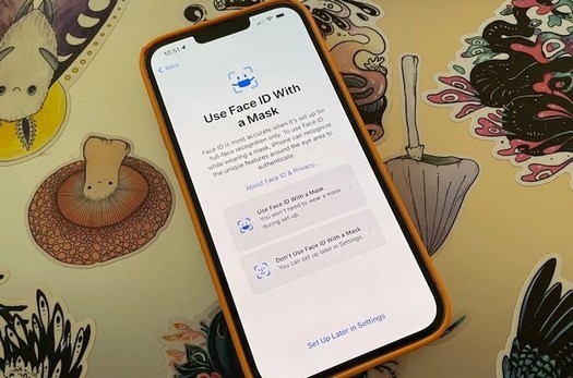 Mit iOS 15.4 können Sie Ihr iPhone mit Face ID entsperren, ohne Ihre Maske zu entfernen